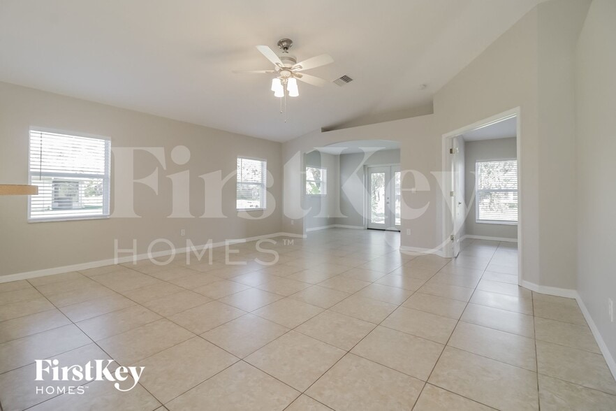 Building Photo - 1319 Macon Dr