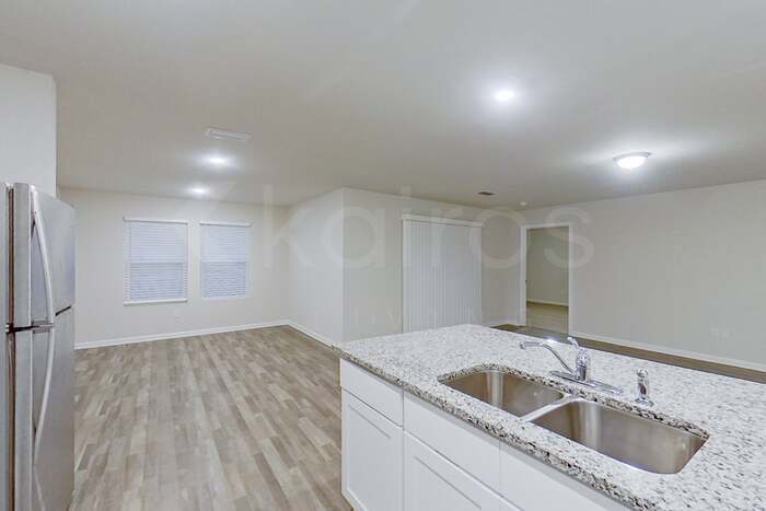 Building Photo - 21617 Yosemite Blvd