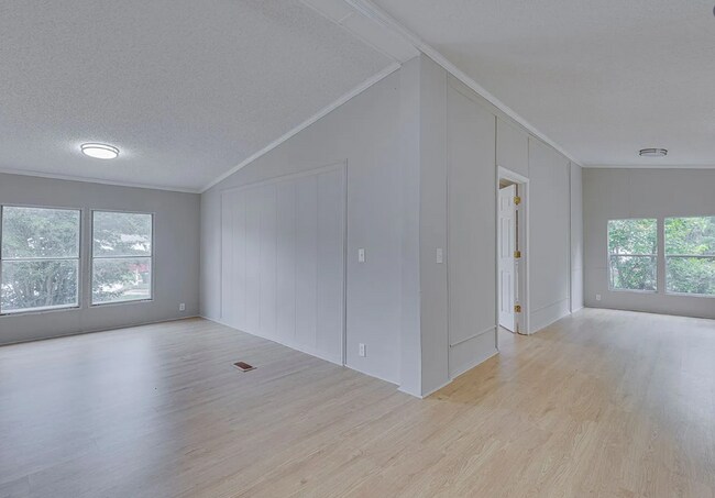 Building Photo - 516 Golden Pine Ct
