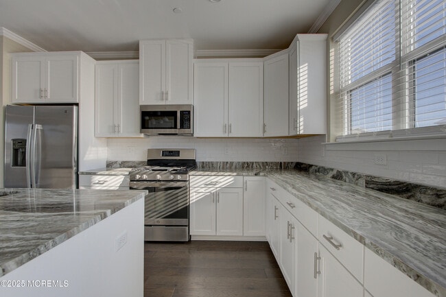 Building Photo - 26 Mariveles Wy