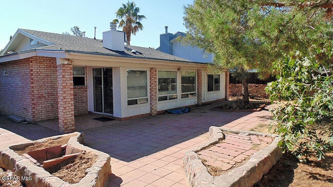 Building Photo - 7133 Imperial Ridge Dr