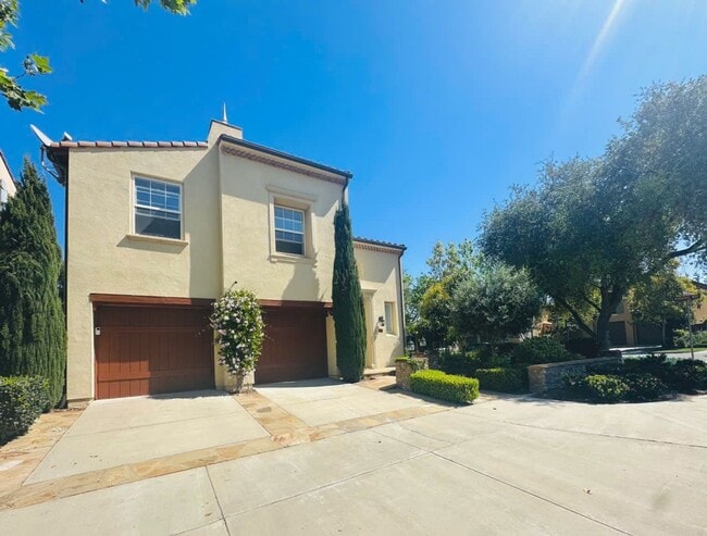 Building Photo - Single House Irvine