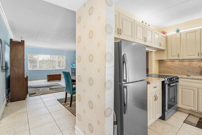 Building Photo - 4500 N Flagler Dr