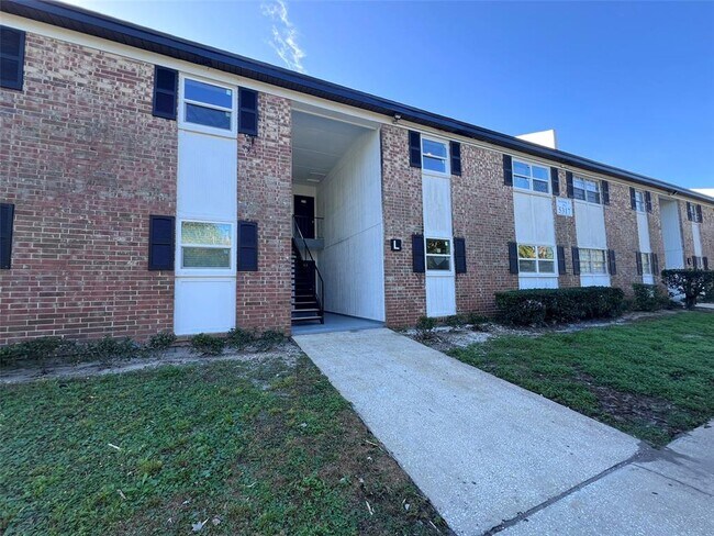 Building Photo - 5317 Curry Ford Rd