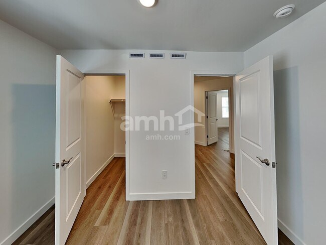 Building Photo - 6541 E Paseo Alga