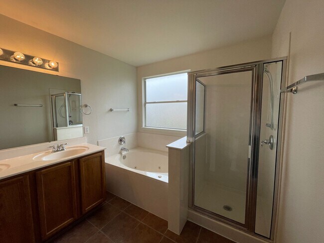 Building Photo - 6600 Taree Loop