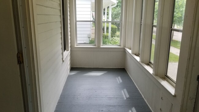 Building Photo - 826 W Elsie St