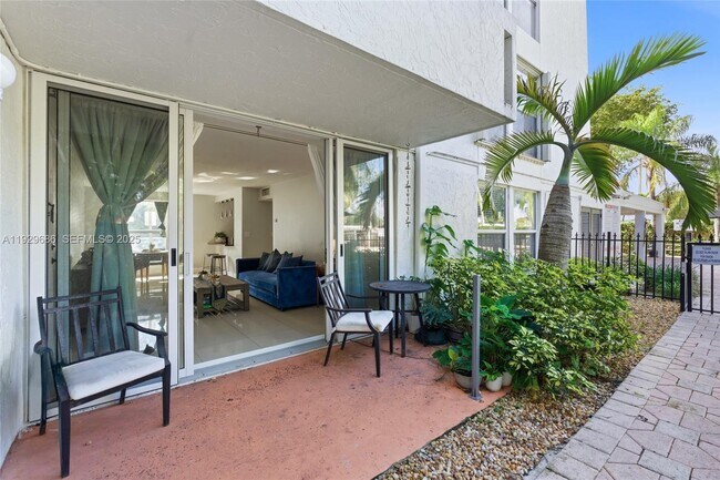 Building Photo - 2160 SW 16th Ave