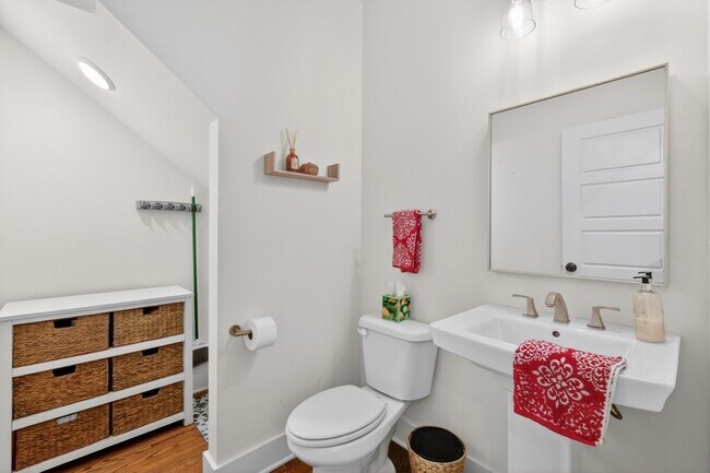 Building Photo - 4103 Main St