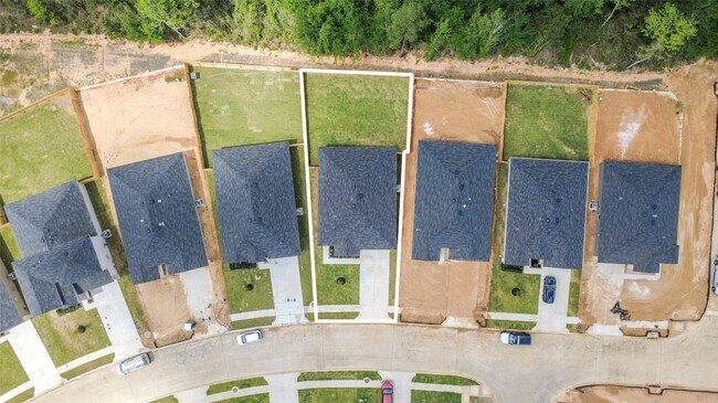 Building Photo - 27458 Serene Pne Dr