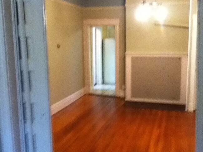 Building Photo - 211 W 15th St