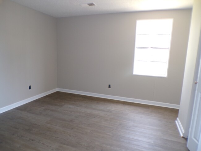 Building Photo - 2513 Ave I