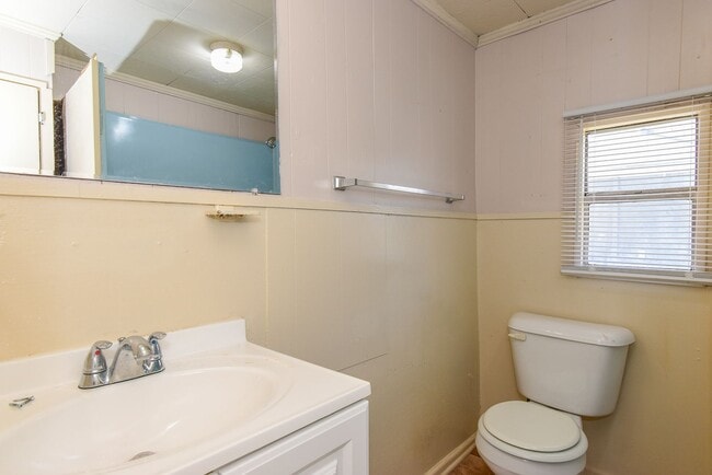 Building Photo - 3715 Eutopia St