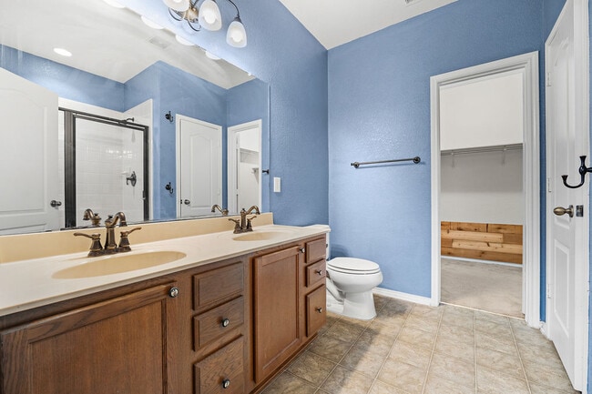 Building Photo - 1427 Sun Garden