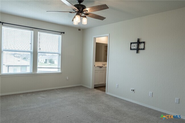 Building Photo - 804 Sweetgrass