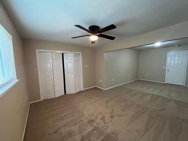 Building Photo - 103 Meadow Way