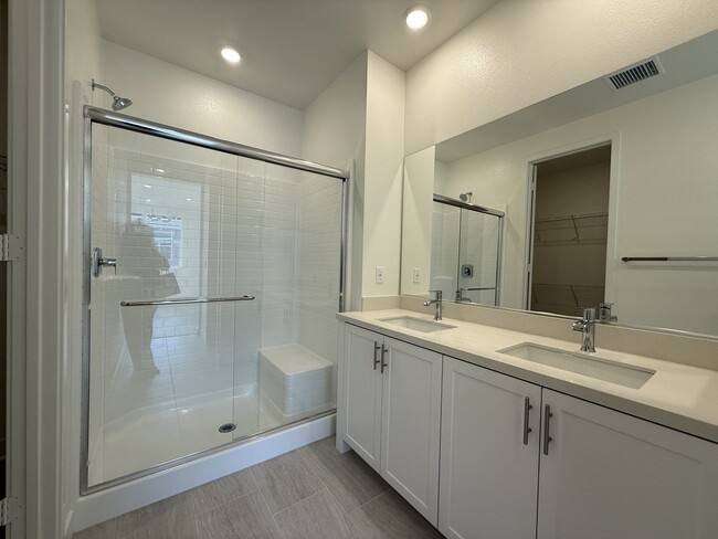 Building Photo - 3518 Indigo Privado