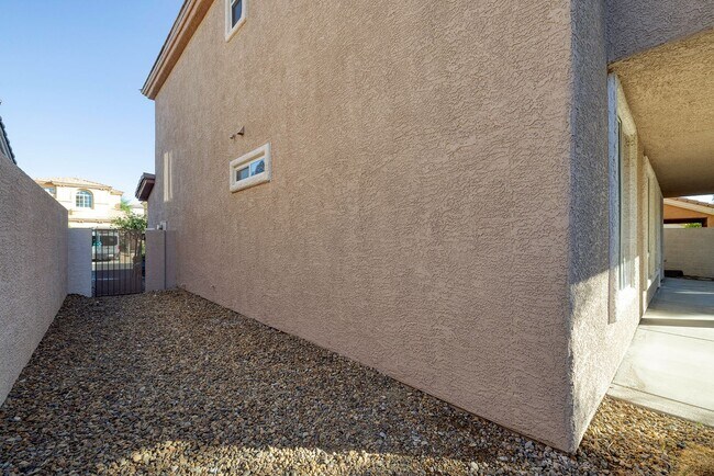 Building Photo - 11749 Via Esperanza St