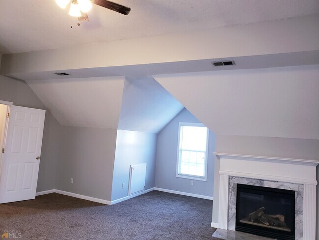 Building Photo - 130 Oak Park Terrace
