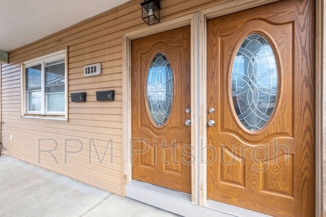 Building Photo - 1228 Washington Pike