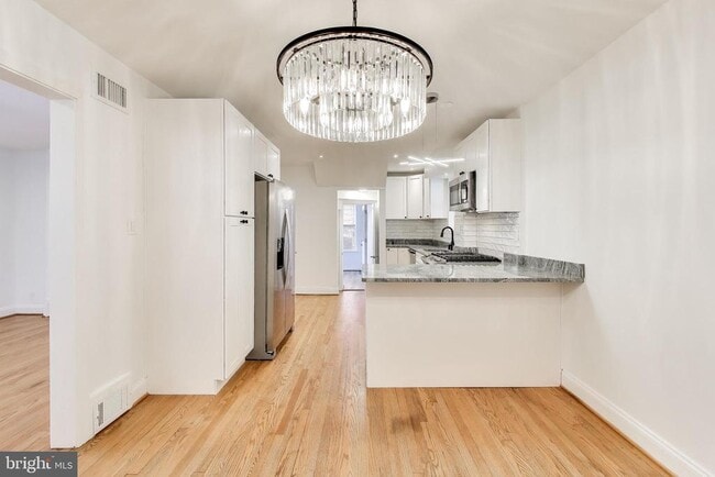 Building Photo - 3405 Carpenter St SE