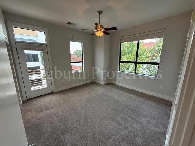 Building Photo - 810-406 W. 4th St-2BR/1BA 4th & Broad Condo!