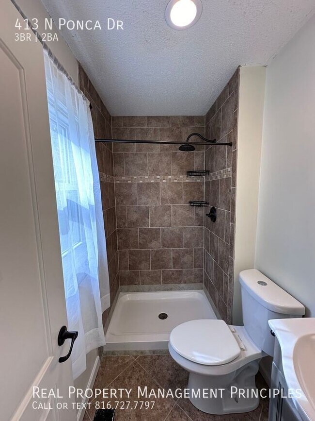 Building Photo - 413 N Ponca Dr