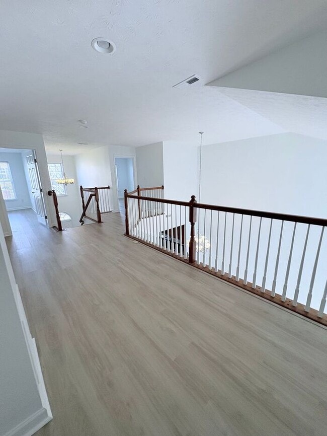 Building Photo - Charming 3 beds 2.5 baths in The Reserves of Beavercreek!