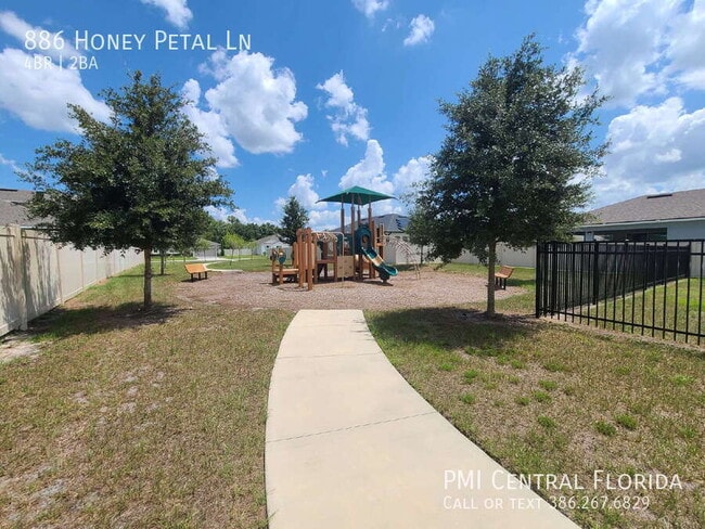 Building Photo - 886 Honey Petal Ln