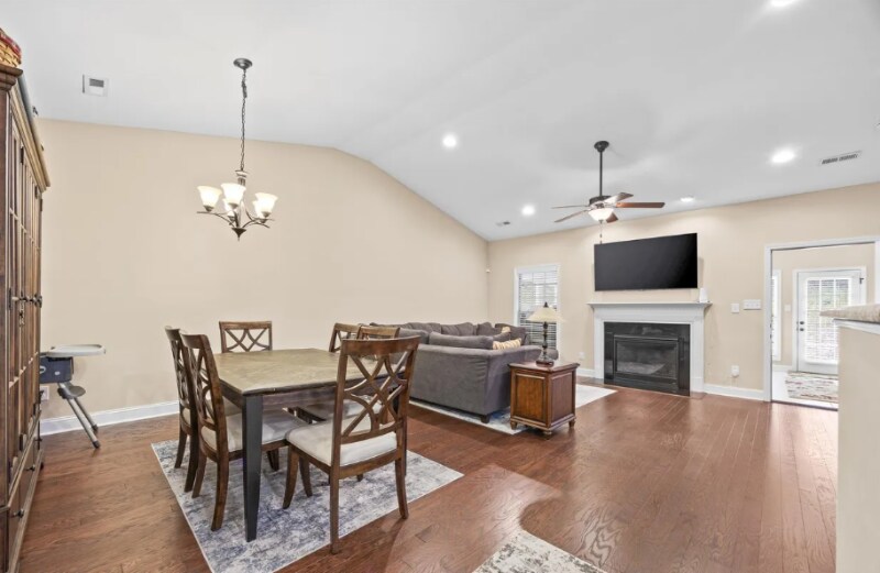 Building Photo - 6125 E McMillan Creek Dr