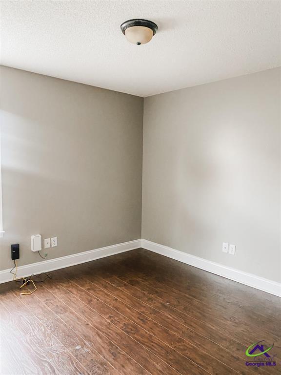 Building Photo - 609 Wooden Eagle Trail