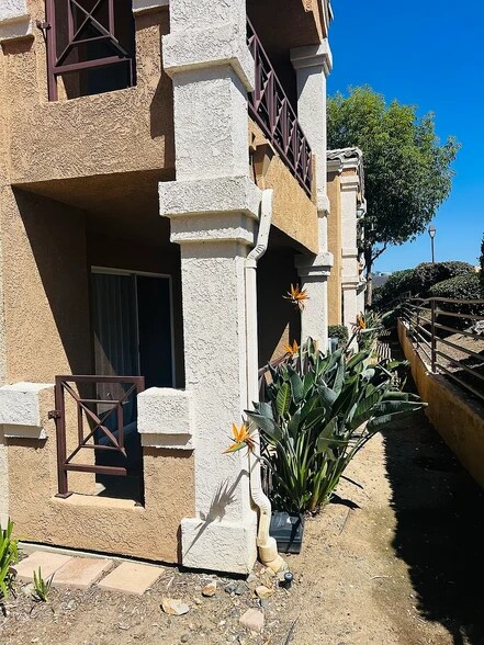 Building - 3215 Costa Alta Dr