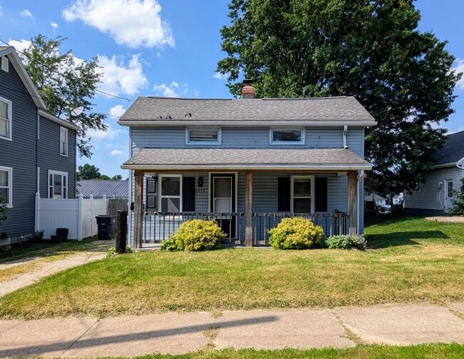 Primary Photo - Newly renovated 2-bedroom, 1-bathroom home...