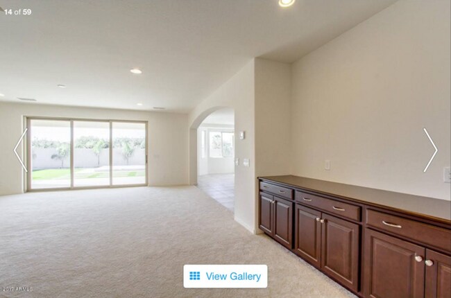 Building Photo - Stunning 5 BD, 4.5 BA home located in the ...