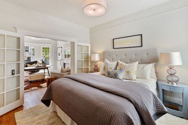 Building Photo - 151 Russ St