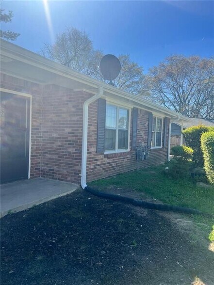 Building Photo - 1152 Pinedale Cir NW