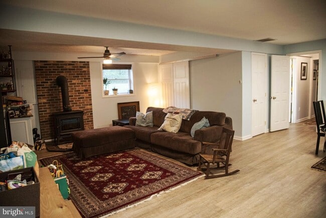 Building Photo - 43017 Fairgrounds Rd