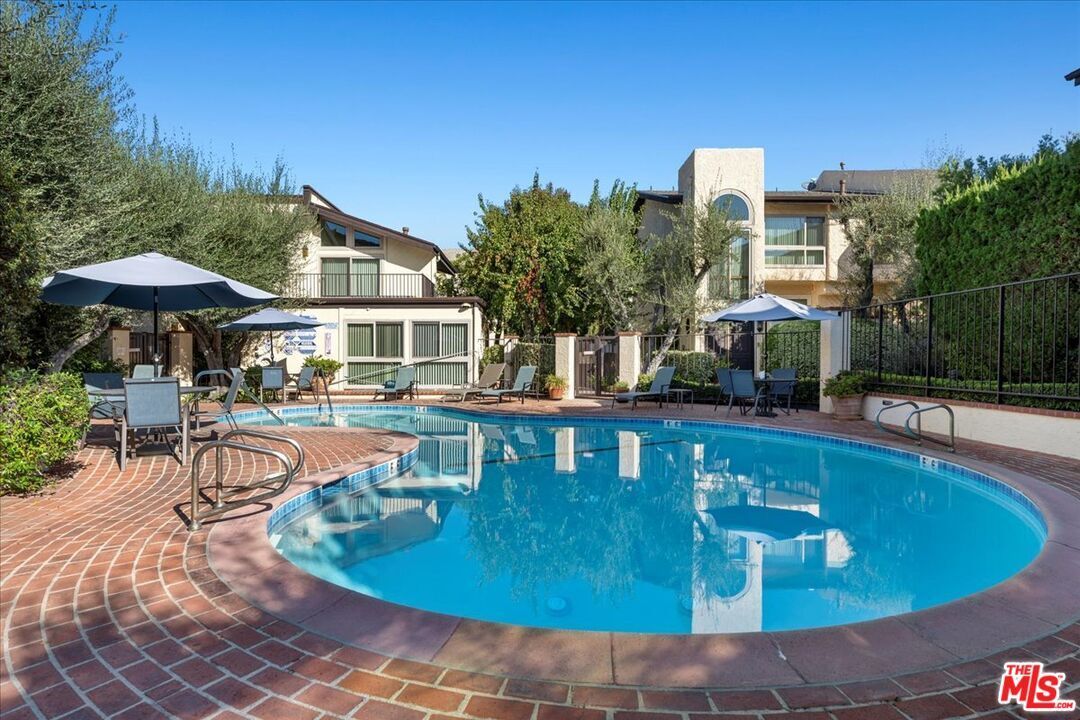 Building Photo - 5267 Coldwater Canyon Ave