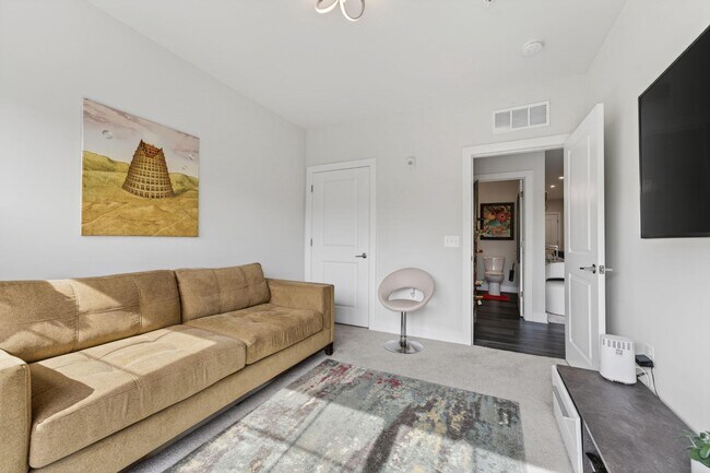 Building Photo - 102 St Ives Pl