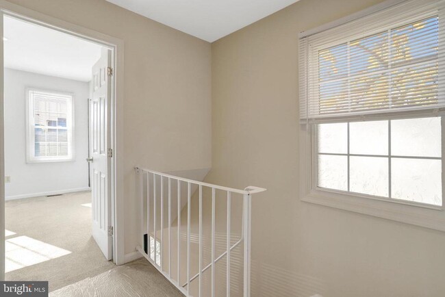 Building Photo - 6576 Yadkin Ct