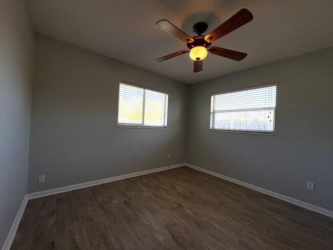 Building Photo - 1093 Hollygate Ln