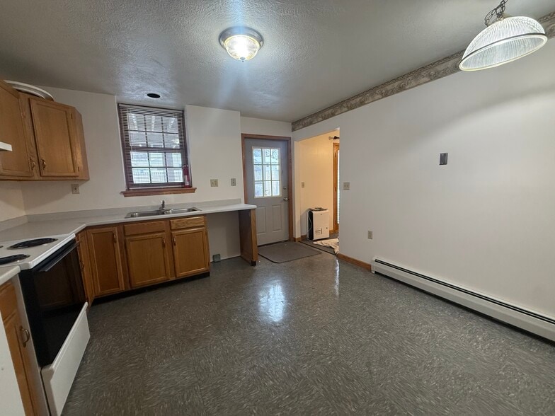 Building Photo - 26B Rochester St