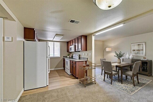 Building Photo - 4450 Sandy River Dr