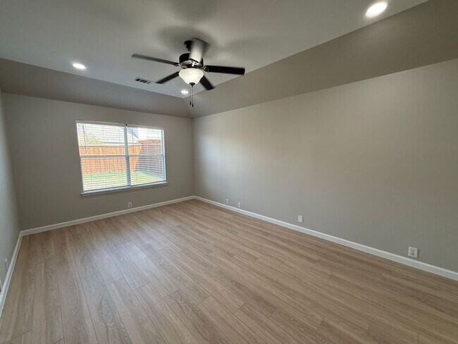 Building Photo - 1909 Morning Dove Dr