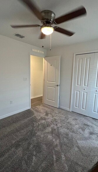 Building Photo - 409 Three Oaks Dr