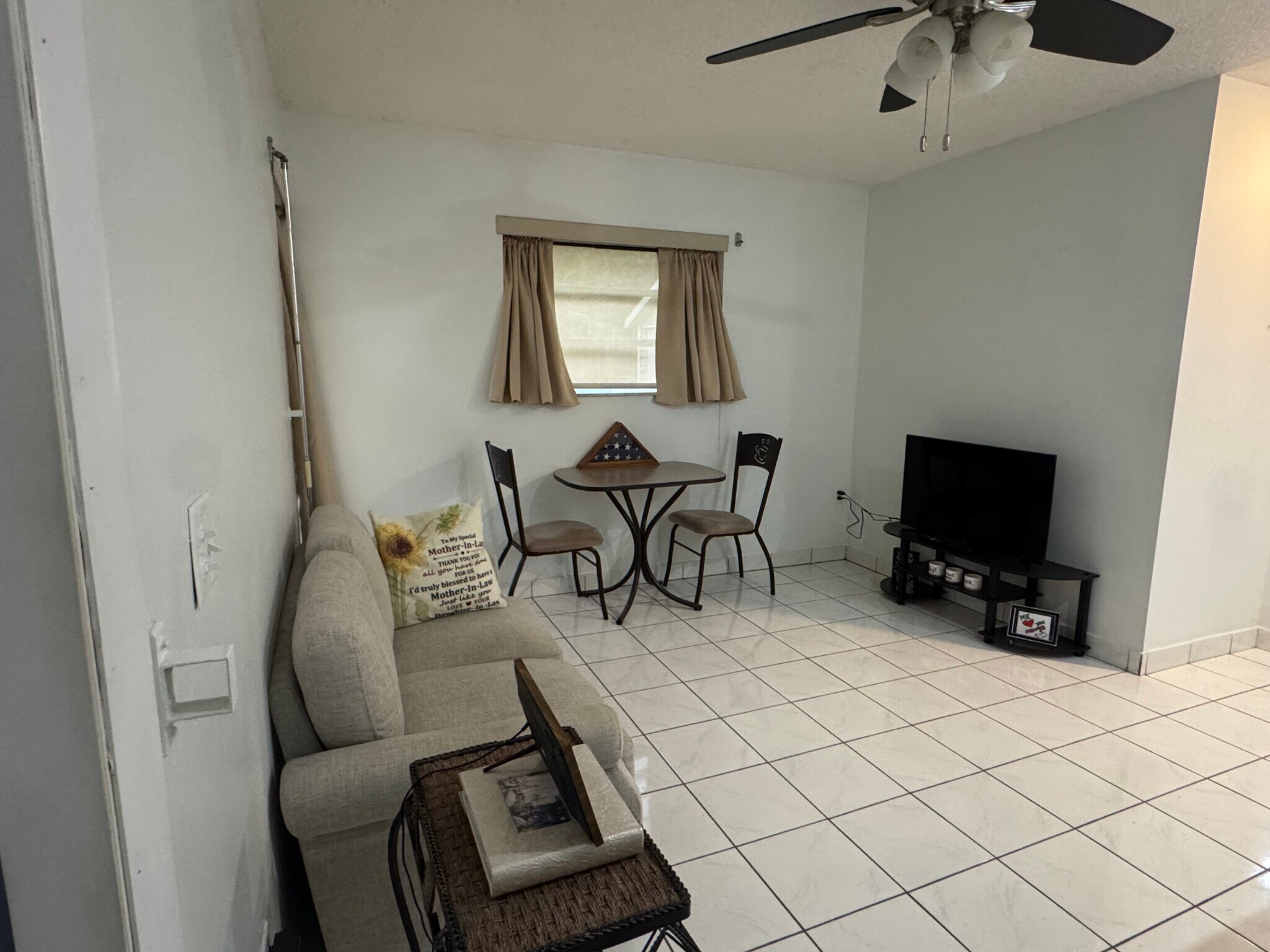 Building Photo - 5501 SW 89th Ave