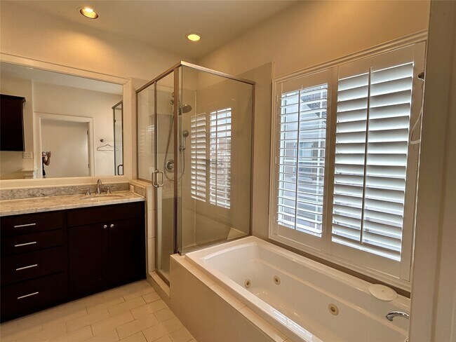 Building Photo - 4031 Bellefontaine St