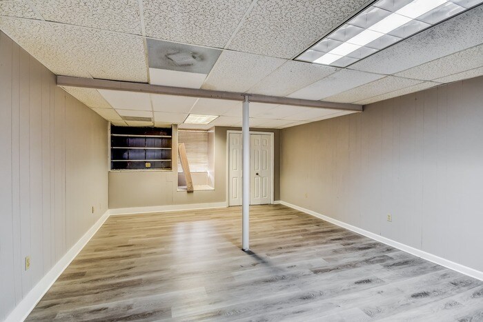 Building Photo - 233 Port S Ln