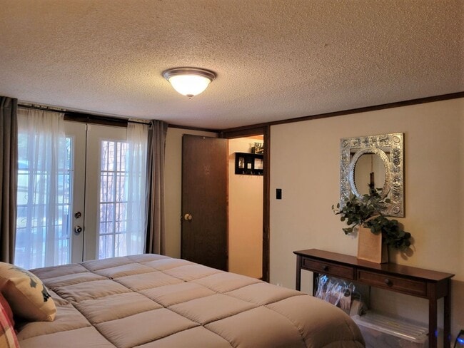 Building Photo - 308-310 Brady Canyon Rd