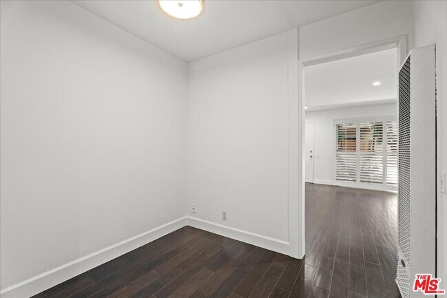 Building Photo - 2311 4th St